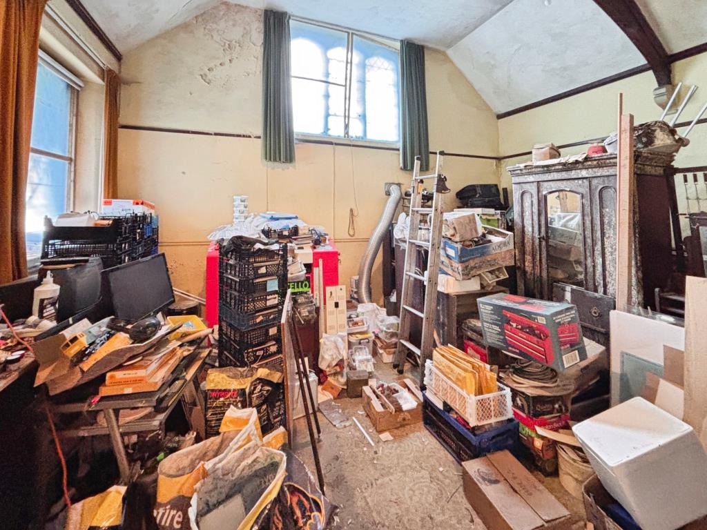 Lot: 125 - CHARACTER DETACHED PROPERTY FOR REFURBISHMENT - General view of the second school room